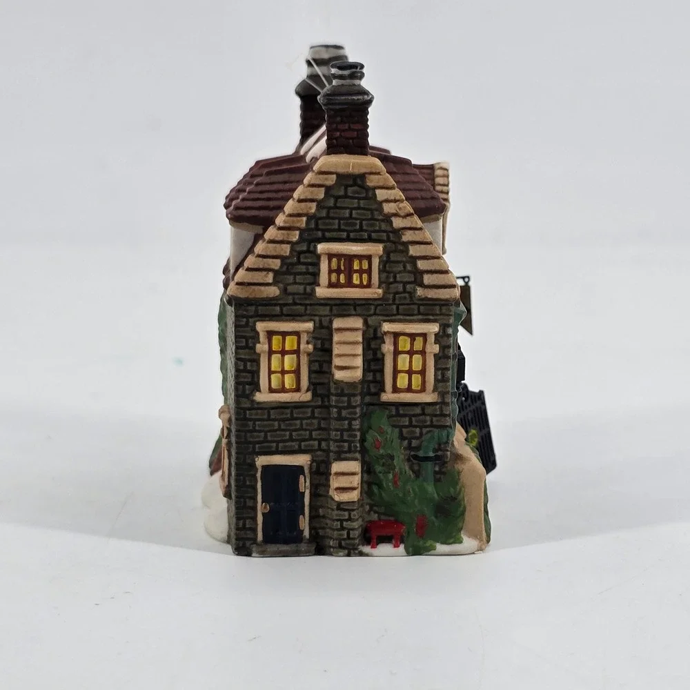 Dept 56 Dedlock Arms Ornament 1994 Dickens Village Heritage Series 98728 New *
